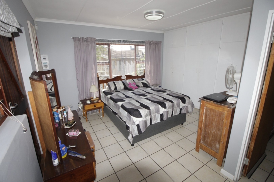 3 Bedroom Property for Sale in Wavecrest Eastern Cape